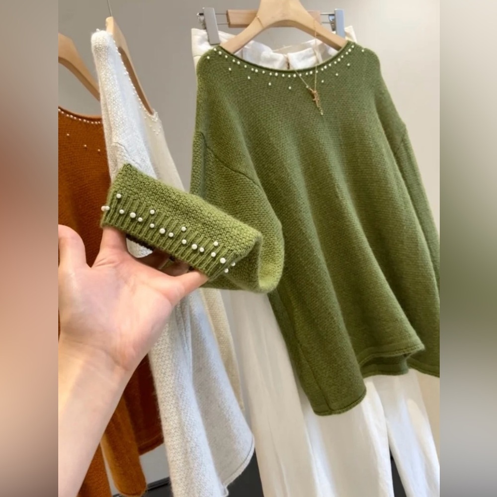 Green Knit Sweater （rabbit fur blended）with Pearl Accents